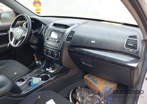 2014 Kia Sorento Lx z USA, uszkodzony, nr VIN 5XYKTCA69EG538542